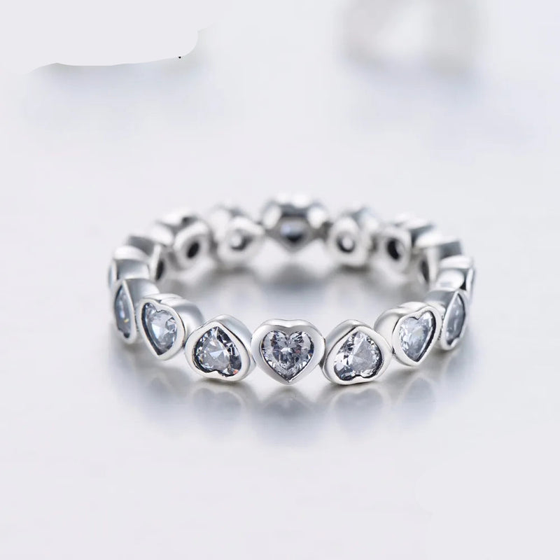 Anel Eternity Love em Prata 925 com Zircônias