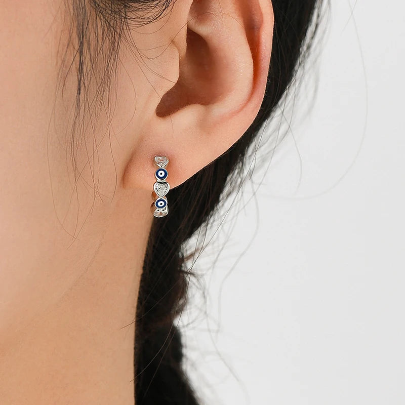 Brinco de Argolas Heart & Eye em Prata 925 com Esmalte Azul e Zircônias